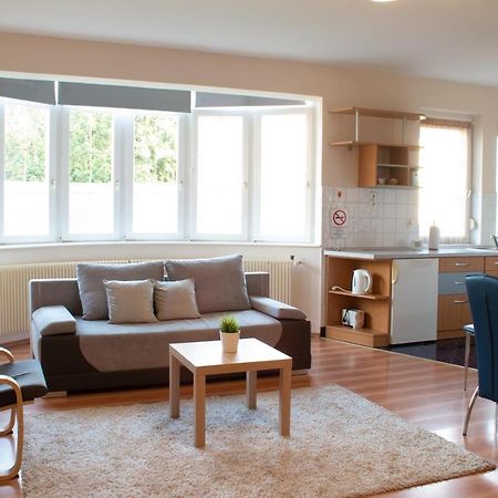 Titan Apartman Дьюла Экстерьер фото