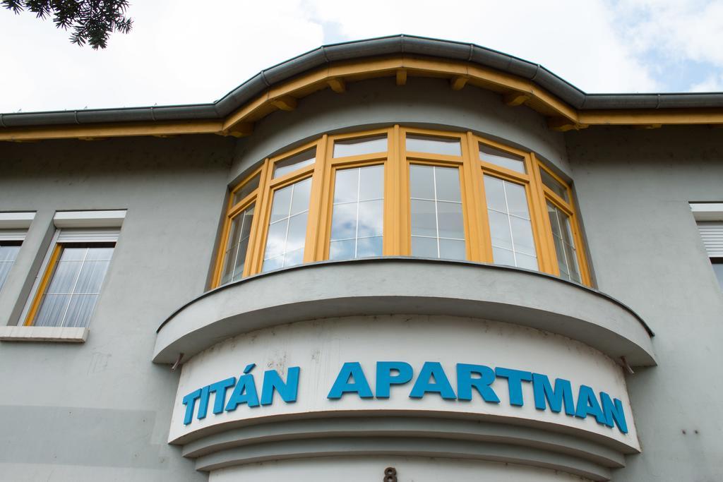 Titan Apartman Дьюла Экстерьер фото