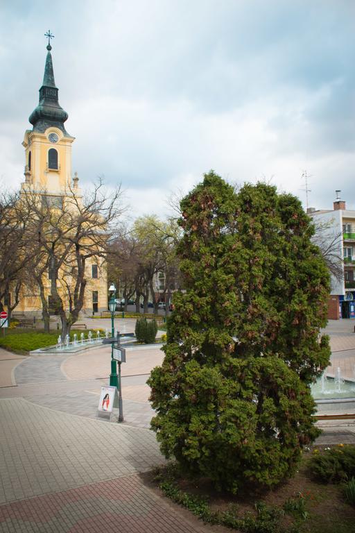 Titan Apartman Дьюла Экстерьер фото