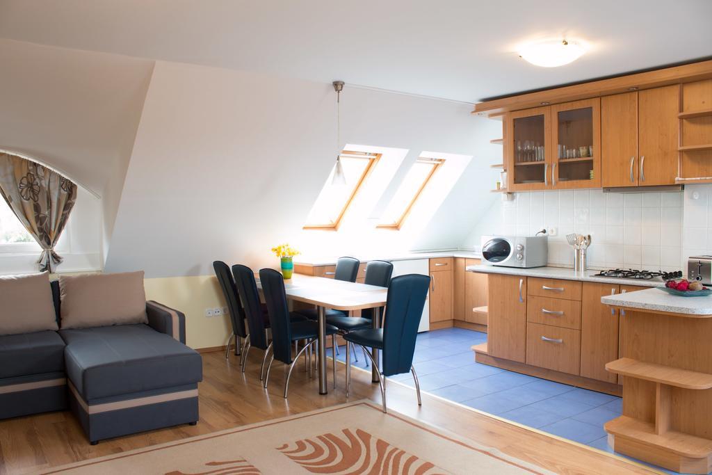 Titan Apartman Дьюла Экстерьер фото