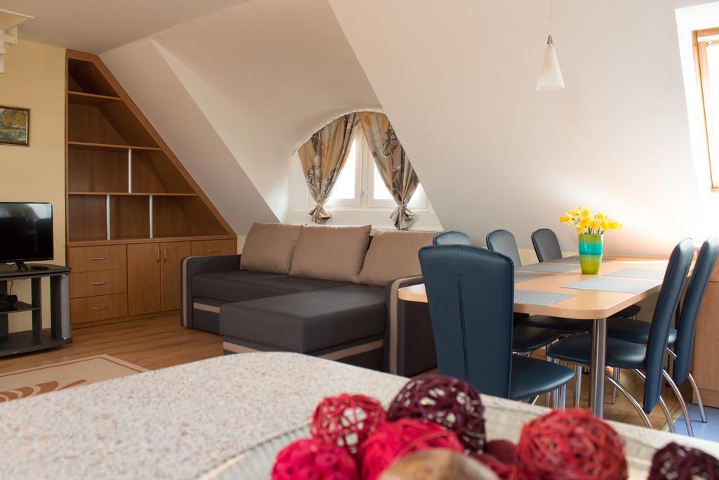 Titan Apartman Дьюла Экстерьер фото