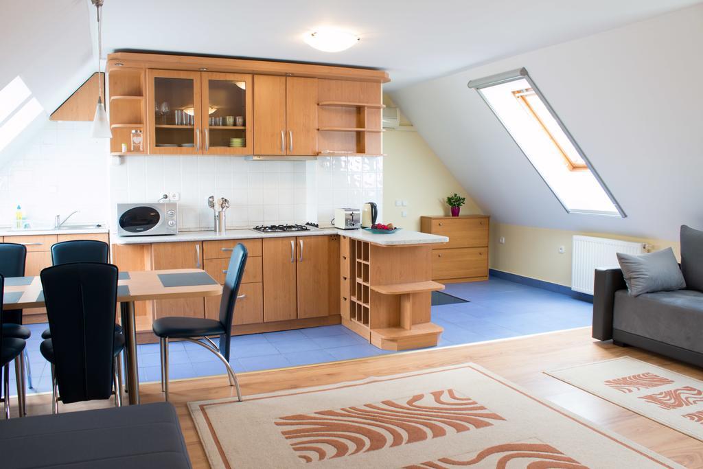 Titan Apartman Дьюла Экстерьер фото